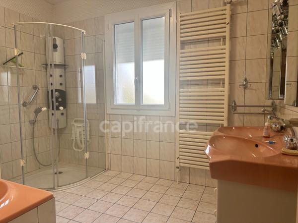 Maison à vendre de 179 m2 SAINT BRIS LE VINEUX (89) 4 chambres plus bureau sous-sol garage Terrain