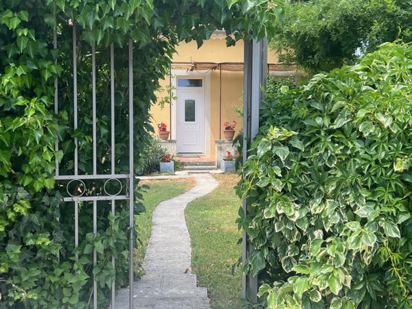 Carpentras (84200) Propriété de charme en campagne où le charme opère dès les premiers instants!