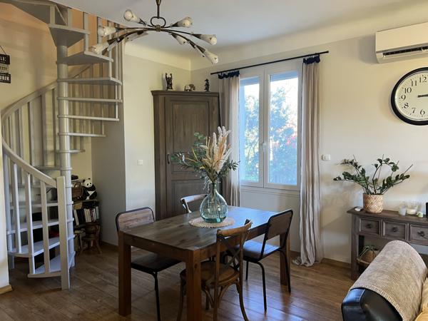 Carpentras (84200) Propriété de charme en campagne où le charme opère dès les premiers instants!