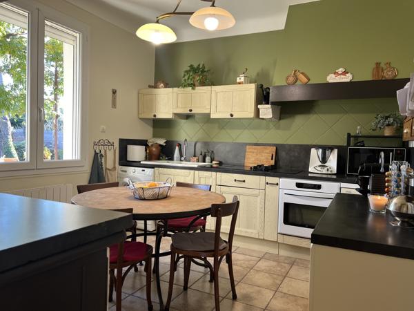 Carpentras (84200) Propriété de charme en campagne où le charme opère dès les premiers instants!