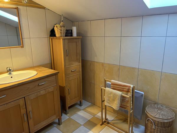 Carpentras (84200) Propriété de charme en campagne où le charme opère dès les premiers instants!