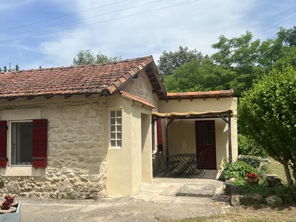 Carpentras (84200) Propriété de charme en campagne où le charme opère dès les premiers instants!