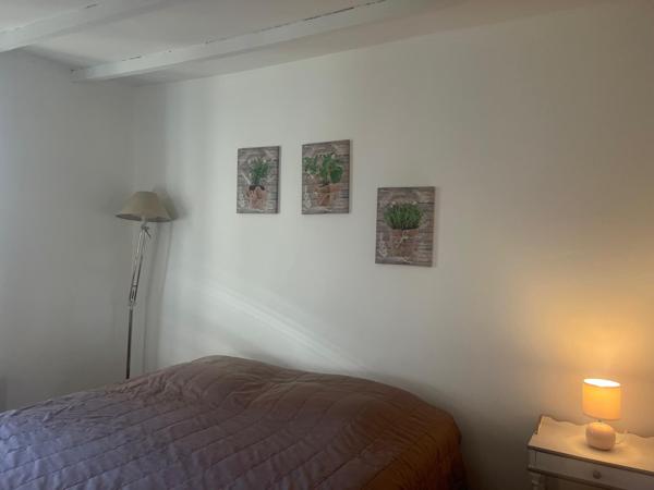 Carpentras (84200) Propriété de charme en campagne où le charme opère dès les premiers instants!