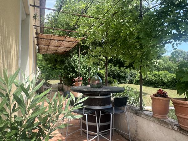 Carpentras (84200) Propriété de charme en campagne où le charme opère dès les premiers instants!