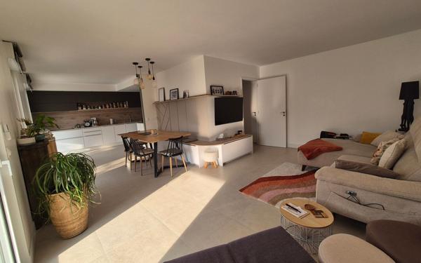 Maison à vendre    3 pièces •  Tonnay-Charente