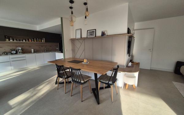 Maison à vendre    3 pièces •  Tonnay-Charente