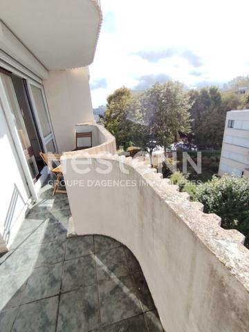 A VENDRE BEAU 3 PIECES DE 70,45 M² EN DERNIER ETAGE AVEC ASCENSEUR