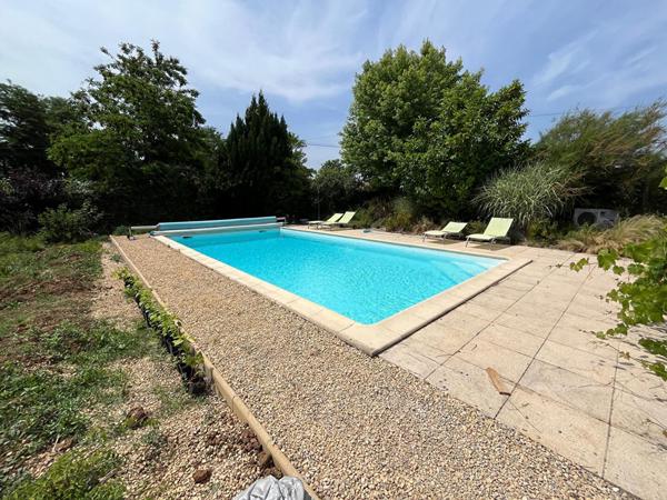 Propriété en pierre avec grange et belle vue centre Prayssac