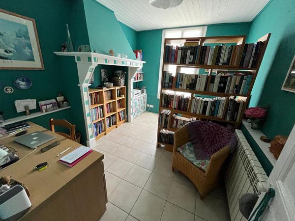 Propriété en pierre avec grange et belle vue centre Prayssac