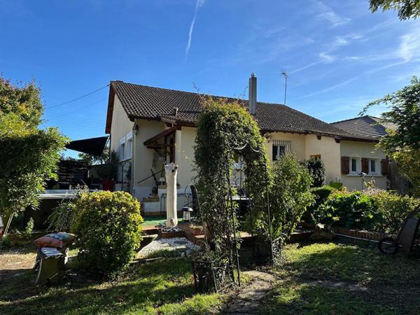 A VENDRE - MAISON 6 PIECES avec JARDIN, JACUZZI et DOUBLE GARAGE, ACCES PRIVATIF CANAL d'ORLEANS