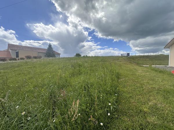 Terrain
        
        - 1882 m² Exclusivité