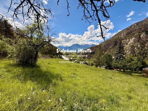 Terrain de  1296 m2 constructible