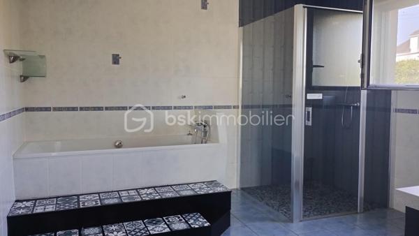 Maison contemporaine de 239 m²