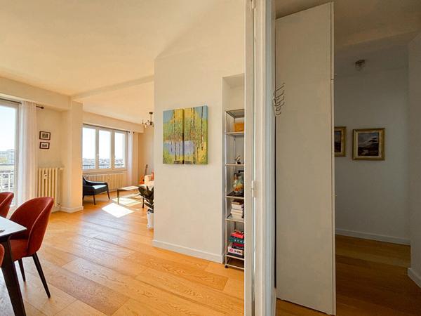 À Vendre - ANGERS - Hyper Centre - Appartement de 77 m² - 2 chambres- ascenseur - cave - Entièrement Rénové avec vue Imprenable sur Angers