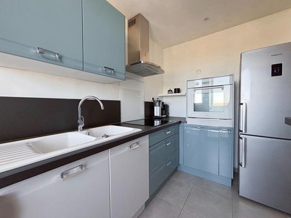 À Vendre - ANGERS - Hyper Centre - Appartement de 77 m² - 2 chambres- ascenseur - cave - Entièrement Rénové avec vue Imprenable sur Angers