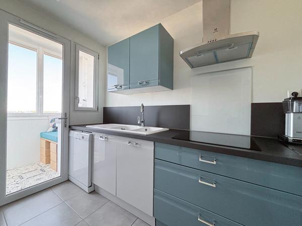 À Vendre - ANGERS - Hyper Centre - Appartement de 77 m² - 2 chambres- ascenseur - cave - Entièrement Rénové avec vue Imprenable sur Angers