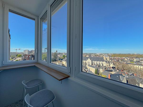 À Vendre - ANGERS - Hyper Centre - Appartement de 77 m² - 2 chambres- ascenseur - cave - Entièrement Rénové avec vue Imprenable sur Angers