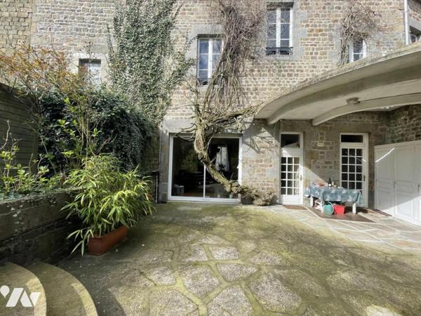 LA FERTE MACE, maison bourgeoise 10 pièces avec jardin et garage