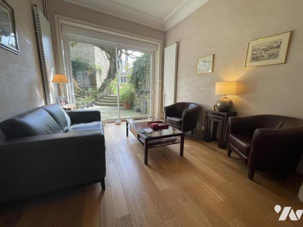 LA FERTE MACE, maison bourgeoise 10 pièces avec jardin et garage