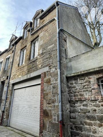 LA FERTE MACE, maison bourgeoise 10 pièces avec jardin et garage