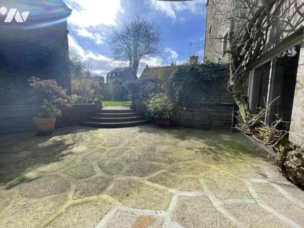 LA FERTE MACE, maison bourgeoise 10 pièces avec jardin et garage