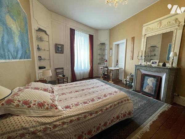 LA FERTE MACE, maison bourgeoise 10 pièces avec jardin et garage