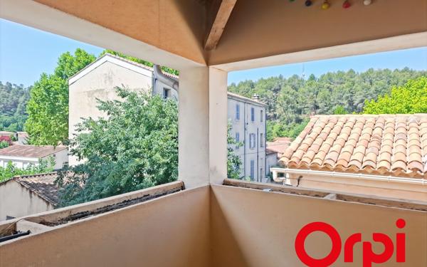 Maison à vendre    4 pièces •  Meyrargues