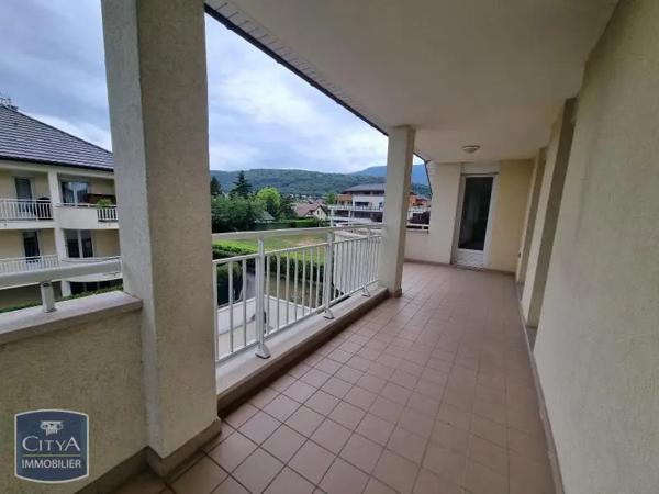 Appartement à louer 3 pièces 92.47m² Divonne-les-Bains (01220)