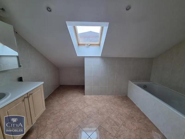 Appartement à louer 3 pièces 92.47m² Divonne-les-Bains (01220)