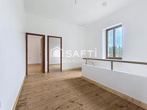 PROPRIETE RENOVEE - 148M2 -TERRAIN 9800M² - CAVE ET DEPENDANCES