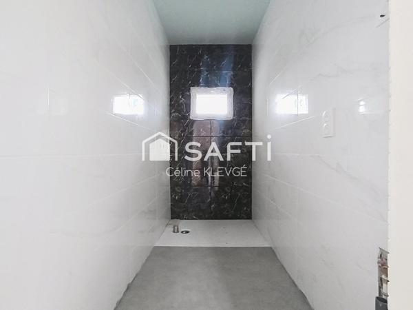 PROPRIETE RENOVEE - 148M2 -TERRAIN 9800M² - CAVE ET DEPENDANCES