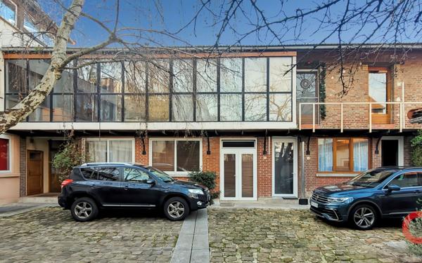 Immeuble à vendre    13 pièces •  Saint-Denis