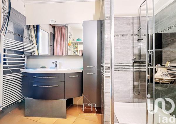 Maison à vendre 5 pièces 165 m² Eyragues