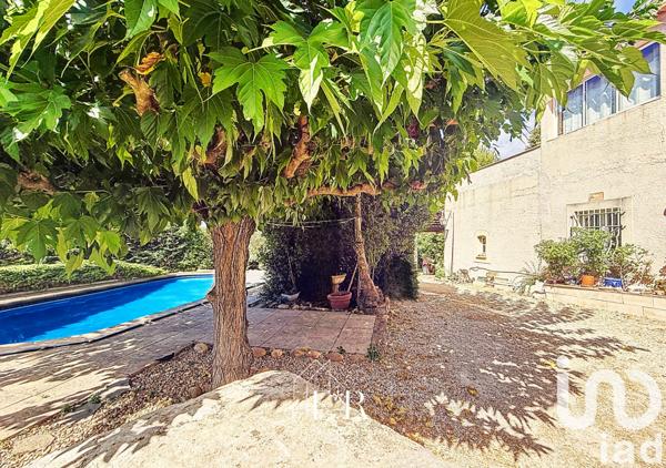 Maison à vendre 5 pièces 165 m² Eyragues