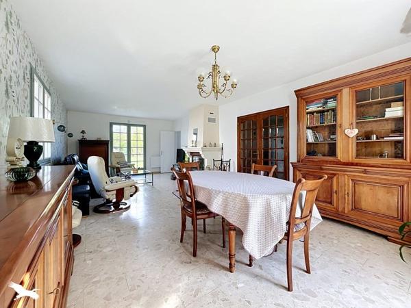 Maison 350 000 € Saint-Genouph 5 p 164 m² DPE D