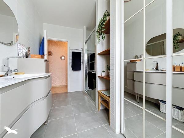 Maison 350 000 € Saint-Genouph 5 p 164 m² DPE D