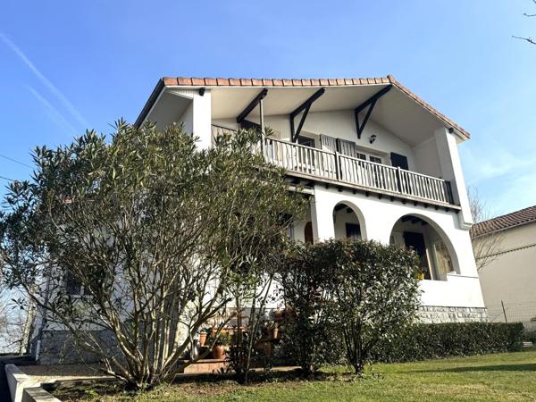 Maison bourgeoise spacieuse et lumineuse