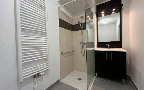 Appartement à louer    1 pièce •  Saint-Geniès-Bellevue