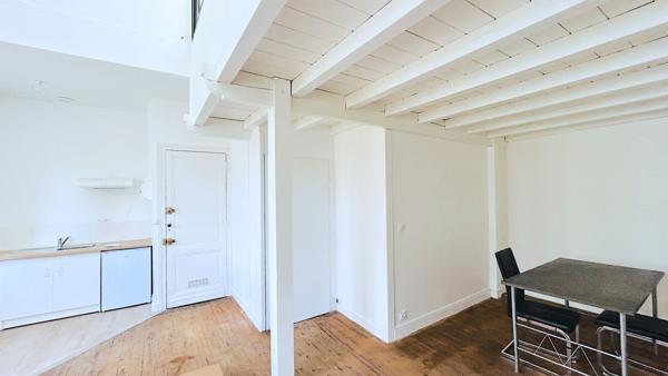 A VENDRE APPARTEMENT "TYPE LOFT" DE TYPE 3 - SECTEUR BORDEUX CAPUCINS / NANSOUTY , Bordeaux A VENDRE APPARTEMENT "TYPE LOFT" DE TYPE 3 - SECTEUR BORDEUX CAPUCINS / NANSOUTY , Bordeaux