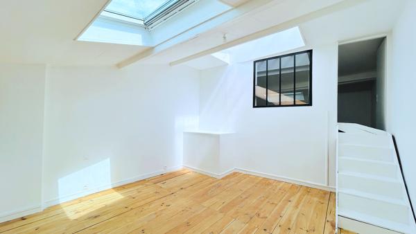 A VENDRE APPARTEMENT "TYPE LOFT" DE TYPE 3 - SECTEUR BORDEUX CAPUCINS / NANSOUTY , Bordeaux A VENDRE APPARTEMENT "TYPE LOFT" DE TYPE 3 - SECTEUR BORDEUX CAPUCINS / NANSOUTY , Bordeaux