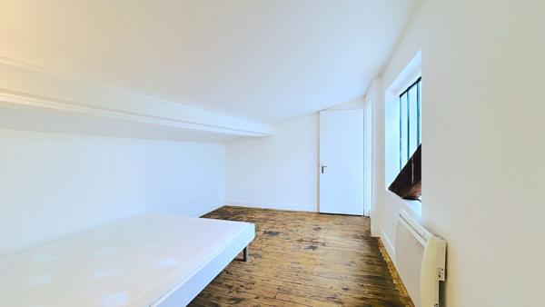 A VENDRE APPARTEMENT "TYPE LOFT" DE TYPE 3 - SECTEUR BORDEUX CAPUCINS / NANSOUTY , Bordeaux A VENDRE APPARTEMENT "TYPE LOFT" DE TYPE 3 - SECTEUR BORDEUX CAPUCINS / NANSOUTY , Bordeaux