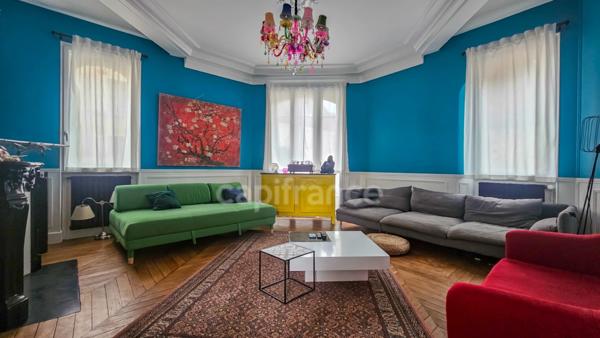 Propriété à vendre 10 pièces sur terrain clos de murs en pierre MORIGNY CHAMPIGNY (91)