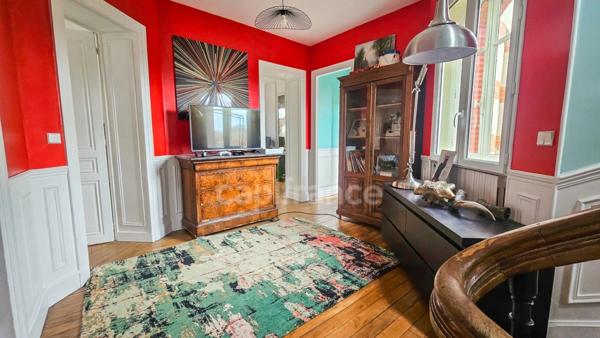 Propriété à vendre 10 pièces sur terrain clos de murs en pierre MORIGNY CHAMPIGNY (91)