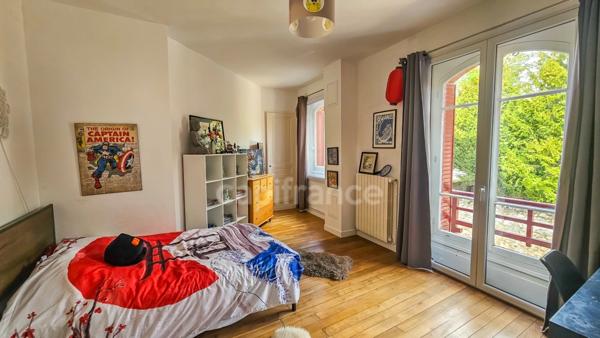 Propriété à vendre 10 pièces sur terrain clos de murs en pierre MORIGNY CHAMPIGNY (91)