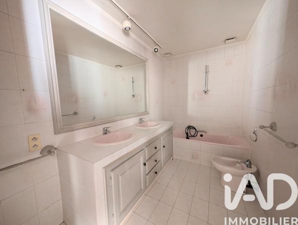 Maison à vendre 6 pièces 150 m² Eyragues