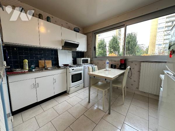 APPARTEMENT T4 AVEC 2 PARKINGS ET CAVE — ROUEN — 169 000 €