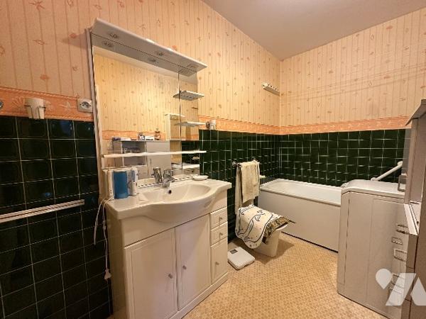 APPARTEMENT T4 AVEC 2 PARKINGS ET CAVE — ROUEN — 169 000 €