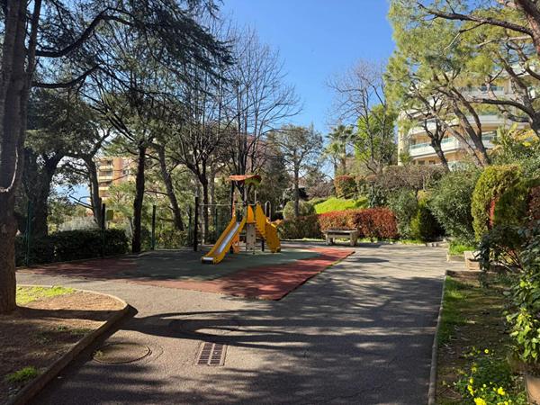 Appartement Nice Corniche Fleurie 3 pièces 65 m2 terrasse vue mer, garage