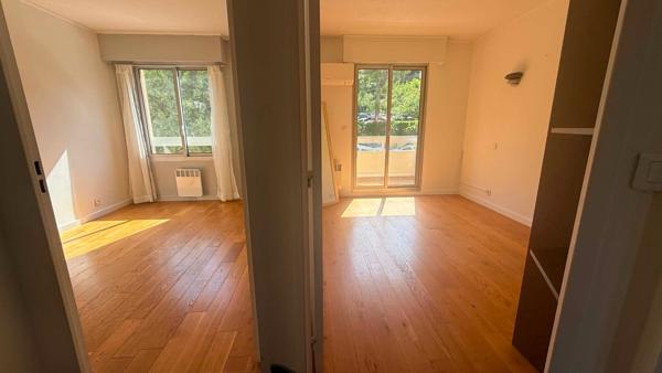 Appartement Nice Ouest Corniche Fleurie 3 pièces 65 m2 terrasse vue mer, garage
