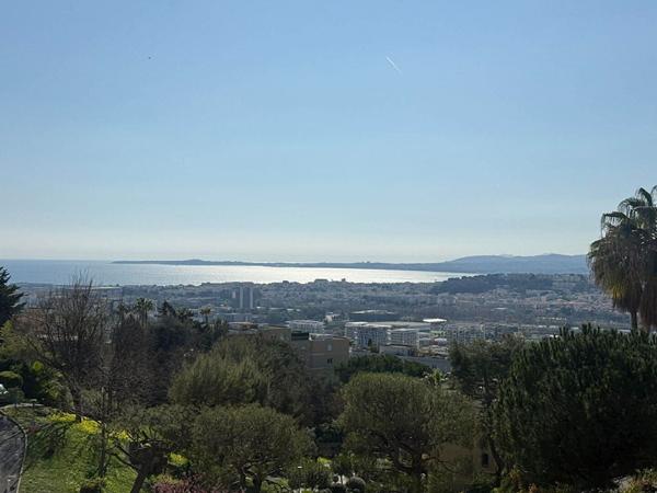 Appartement Nice Corniche Fleurie 3 pièces 65 m2 terrasse vue mer, garage